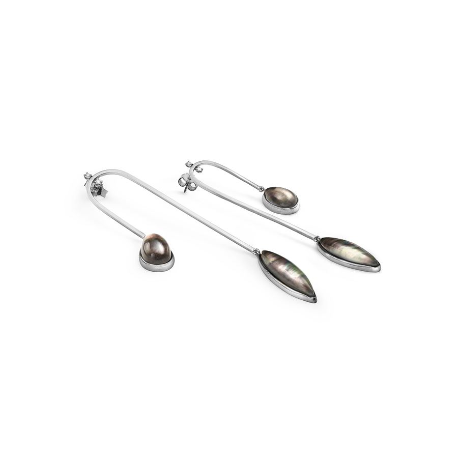 Curved 'Amo' earrings with m.o.p. AURUM | OR AMO CRV MAU18B MOP GRI CT 0,08